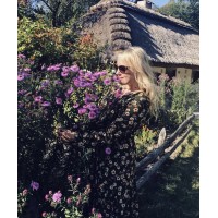 Artist Marina Stognieva Reads Lina Kostenko's verse "Autumn"