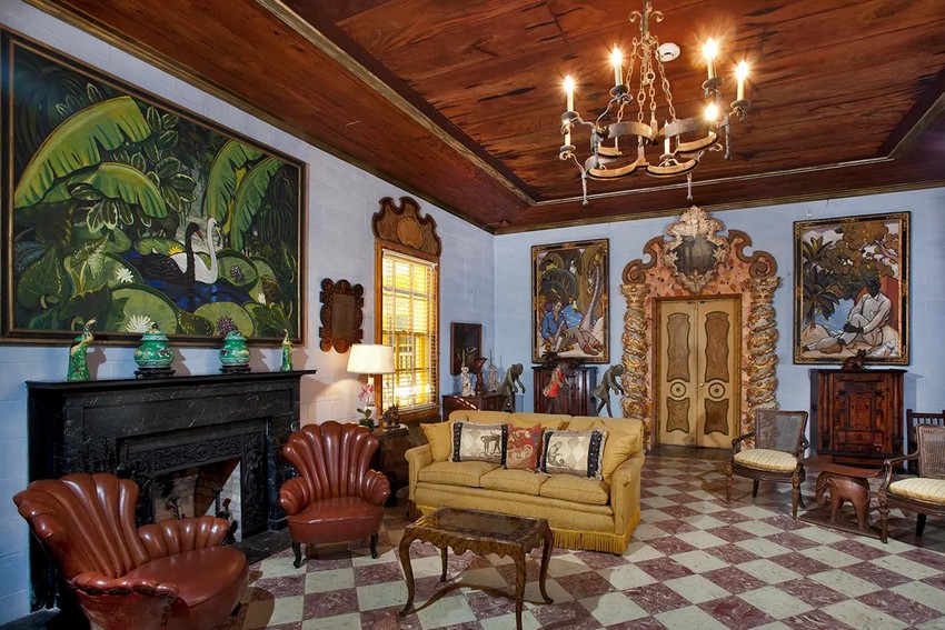 Ukrainian artist Marina Stognieva visiting Bonnet House in Florida