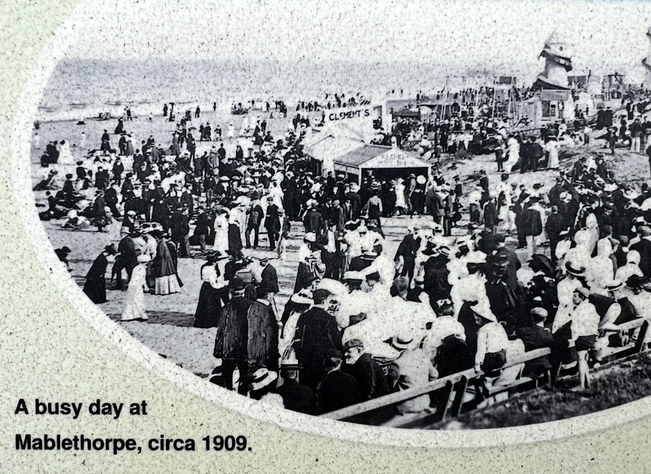 Historic photograph of Mablethorpe beach around 1909